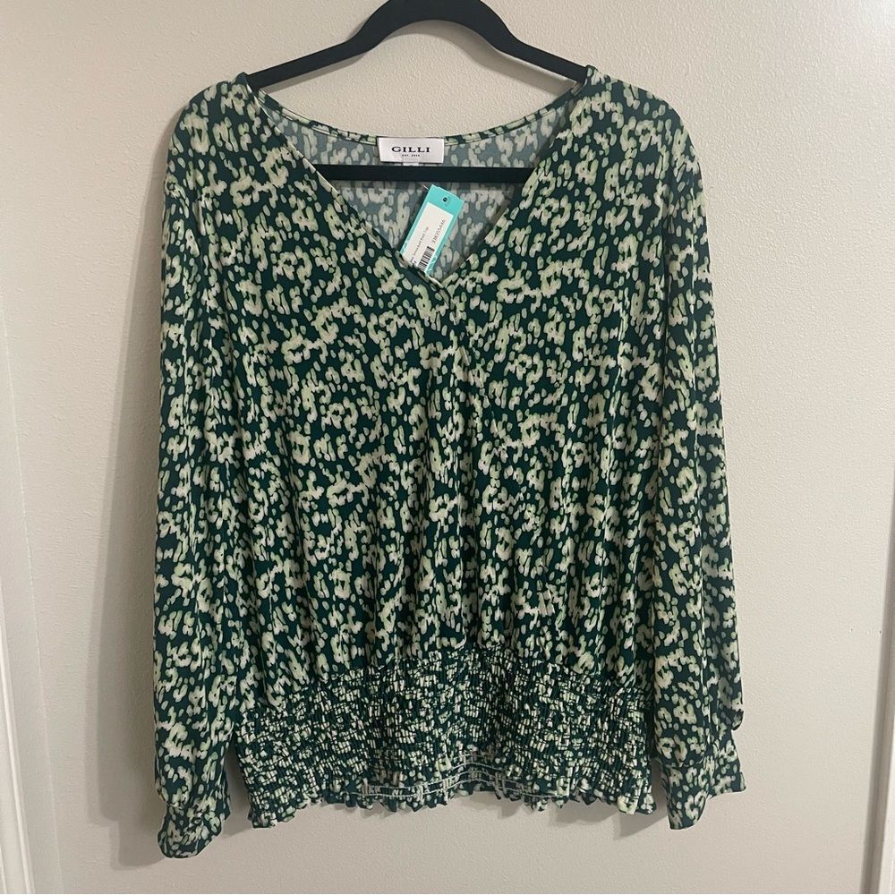 Gilli Green and White Women's Top NWT 1X